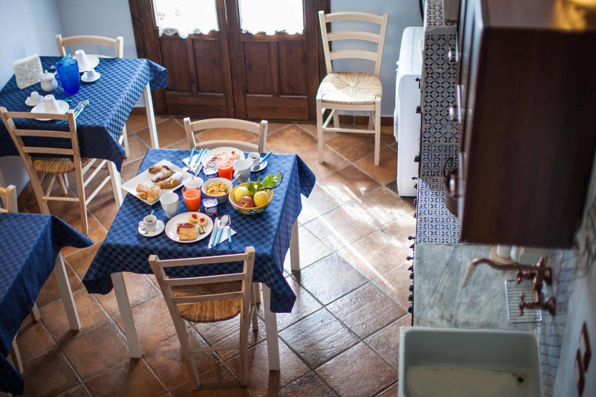 B&B Cinisi Vacanze Exteriör bild
